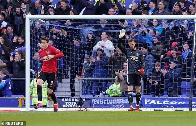 Kết quả Ngoại Hạng Anh: De Gea sai lầm ngớ ngẩn, MU thoát thua hú vía