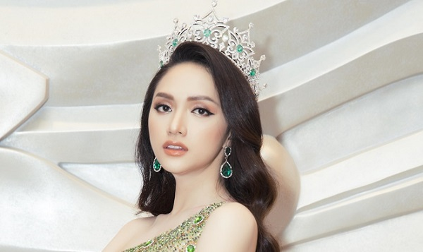 Hương Giang cùng Nong Poy làm giám khảo ‘Hoa hậu Chuyển giới Quốc tế 2020’