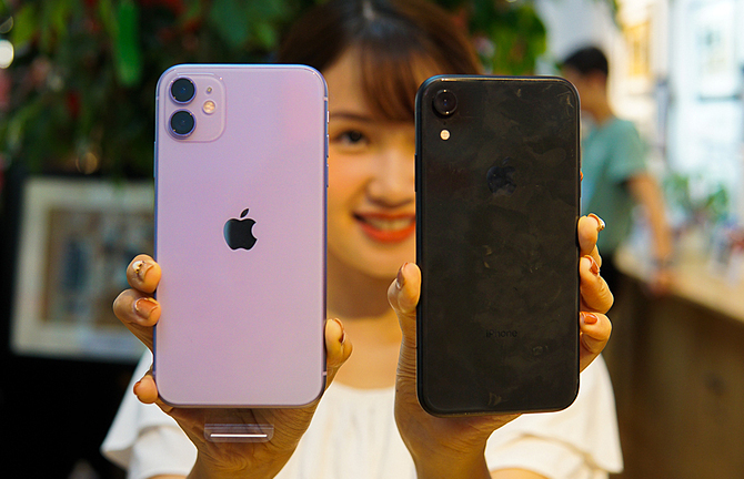 Thế giới chuộng iPhone giá rẻ, người Việt chọn loại cao cấp, màn hình lớn