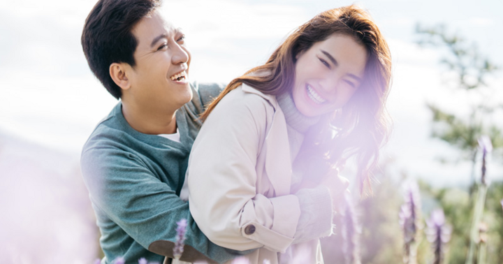 Nửa đêm, Trường Giang tặng Nhã Phương loạt hàng hiệu kèm lời nhắn nhủ như ngôn tình