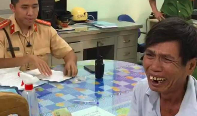 Xúc động chuyện người đàn ông bị CSGT thu xích lô được 'đền bù' xe máy