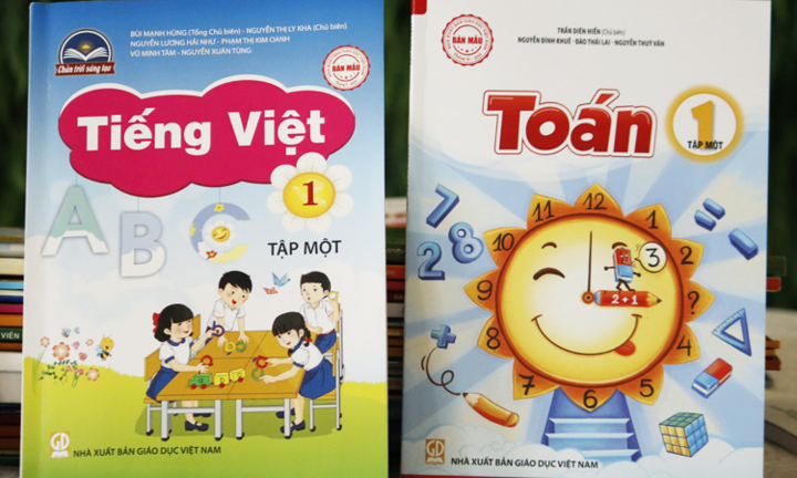 Quá hạn hơn 20 ngày, tại sao vẫn chưa công bố giá sách giáo khoa lớp 1?