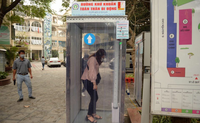 Video: Việt Nam sản xuất thành công buồng khử khuẩn di động phòng dịch Covid-19