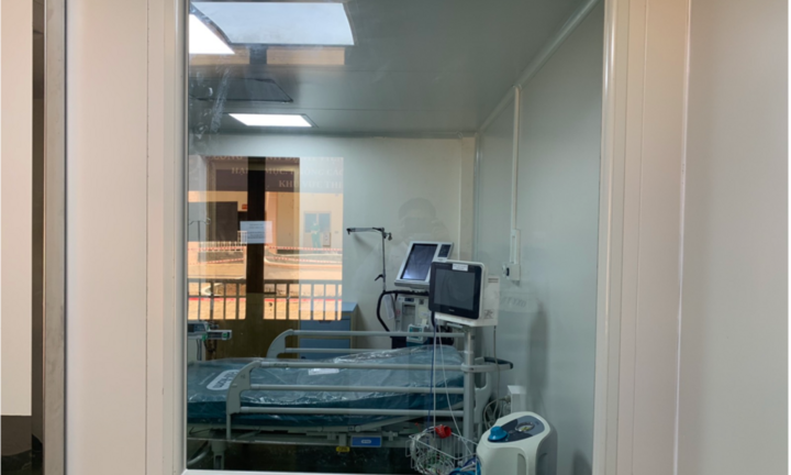 Có gì bên trong phòng cách ly áp lực âm ở Bệnh viện dã chiến Củ Chi?
