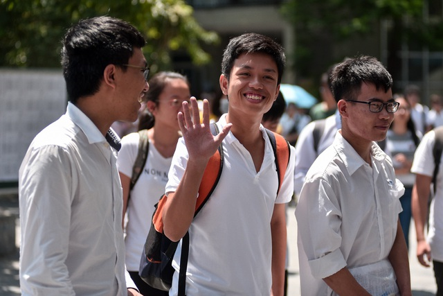 Hàng loạt trường đại học lùi lịch học sang tháng 4