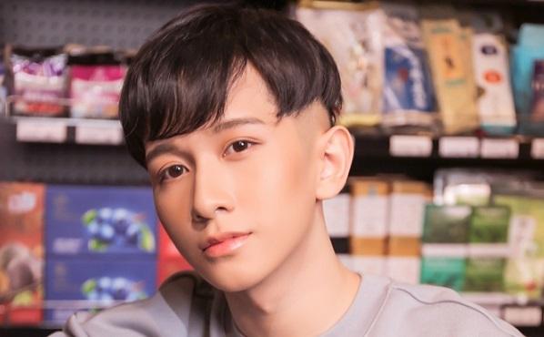 Bận rộn ra mắt MV mới, Đỗ Hoàng Dương không quên quyên góp chống dịch Covid-19