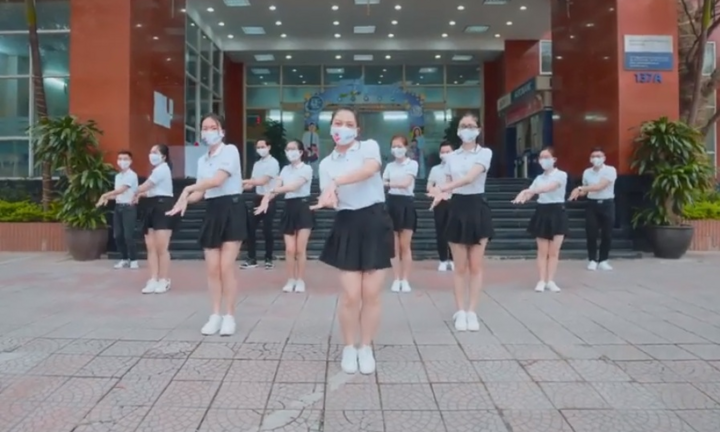 Nhân viên chi nhánh BIDV Long Biên nhảy 'Vũ điệu rửa tay' đẩy lùi Covid-19