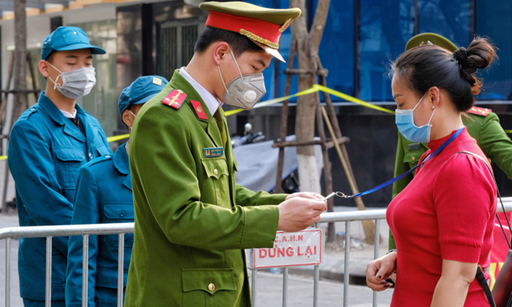 Video: Yên Bái cách ly tại nhà hơn 3.700 người về từ Hà Nội