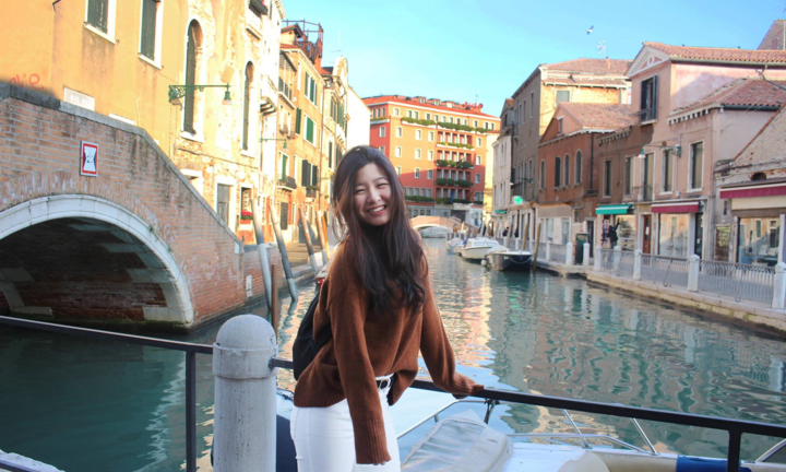 Nhật ký của du học sinh Việt trên chuyến bay cuối cùng từ châu Âu về quê hương