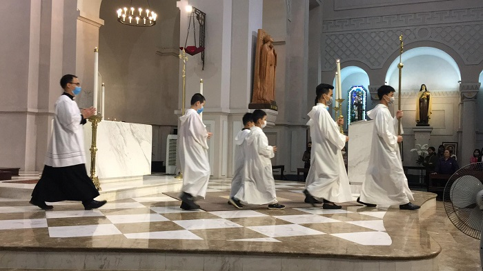 Các nhà thờ Công Giáo cầu nguyện online để chống Covid-19