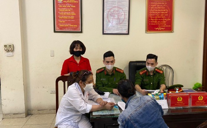 Trường hợp đầu tiên tại Hà Nội bị phạt vì không đeo khẩu trang