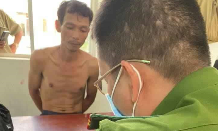 Bắt kẻ tưới xăng đốt nhà trọ khiến 2 mẹ con nguy kịch 