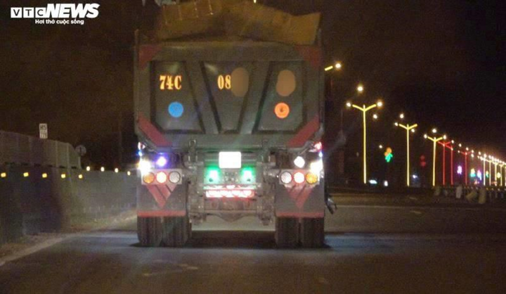 Nhà báo bị đe dọa khi phản ánh xe chở cát từ Quảng Trị: Đề nghị công an vào cuộc