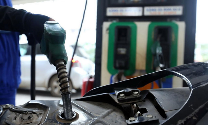 Truy tố 14 bị can trong đường dây sản xuất, buôn bán xăng giả liên tỉnh 