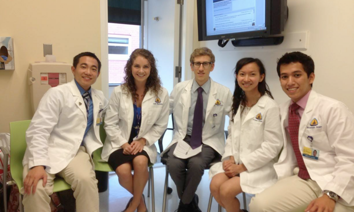 Bác sĩ Việt từ New York: Dùng lại khẩu trang y tế đến khi bẩn, ướt mới được thay