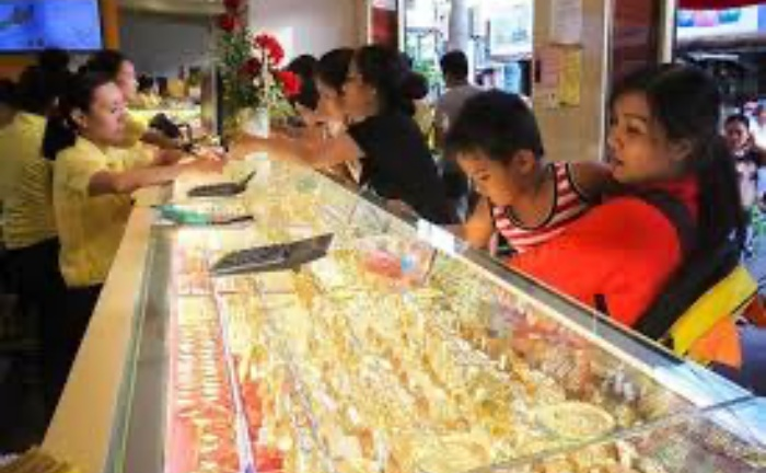 Chịu áp lực của đồng USD, giá vàng giảm nhẹ