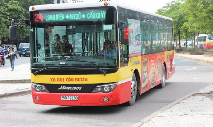 Taxi, xe khách, xe buýt tạm dừng hoạt động từ 1/4