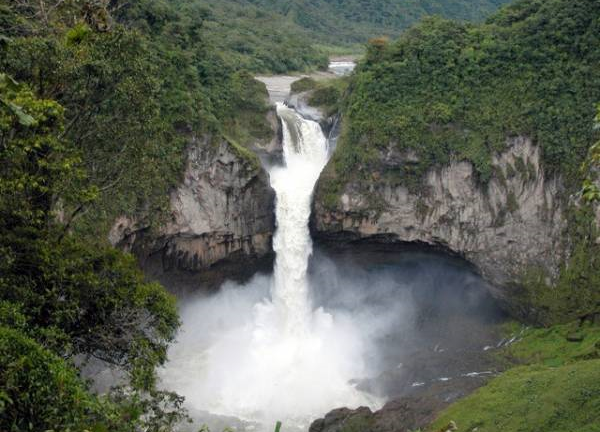 Thác nước nghìn năm tuổi ở Ecuador đột ngột biến mất
