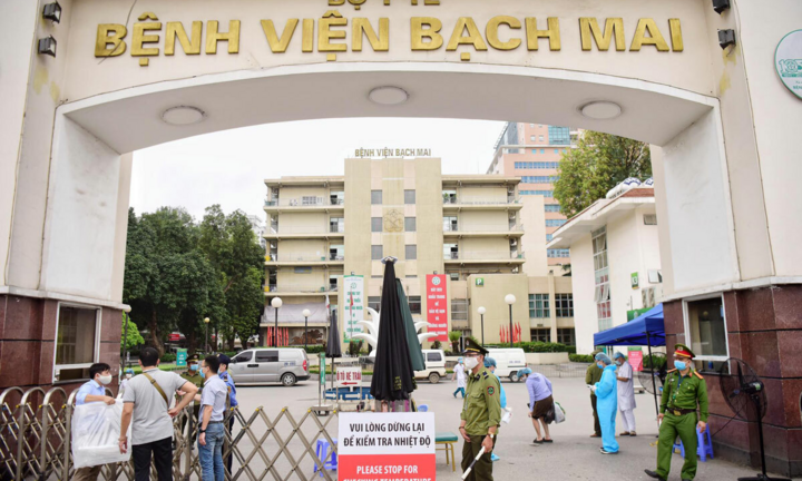 Phóng viên VTC tác nghiệp tại bệnh viện Bạch Mai 1 tháng