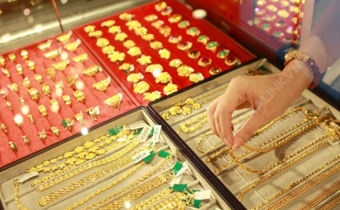 Ảnh hưởng của Covid-19, giá vàng diễn biến thất thường