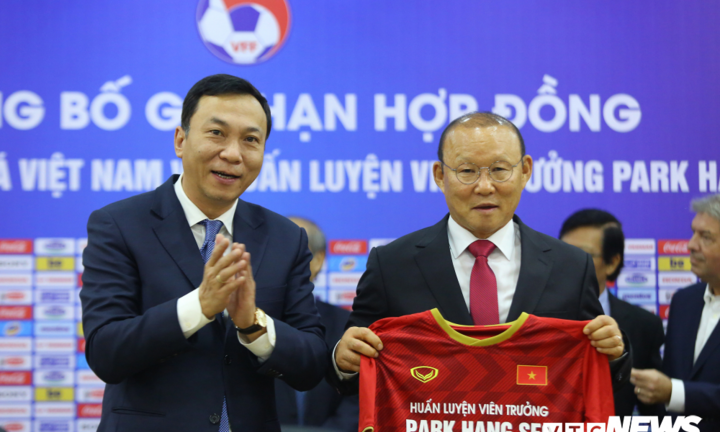 VFF không yêu cầu HLV Park Hang Seo giảm lương