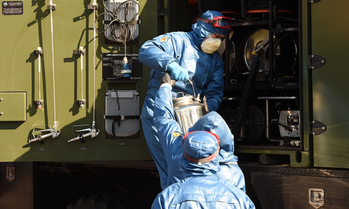 Người lao động dầu khí đồng cam cộng khổ vượt gian khó