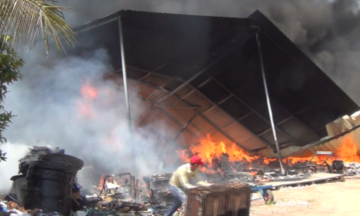 Nam nhân viên phóng hỏa đốt nhà kho xí nghiệp quân đội