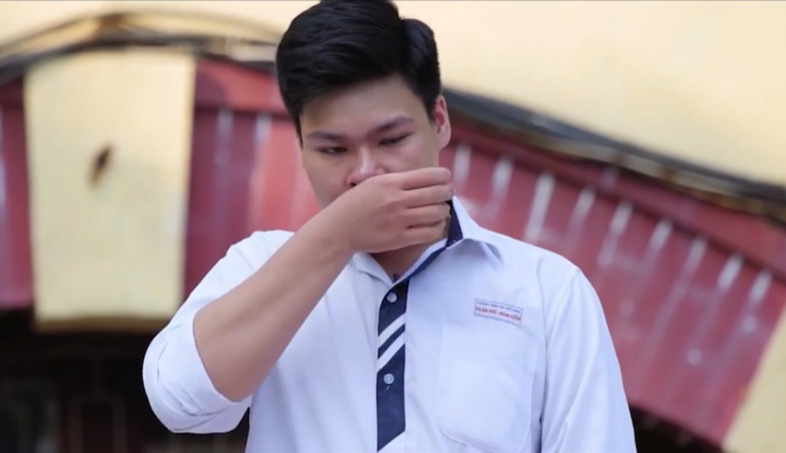 Clip: Cậu học trò rơi nước mắt khi kể là nạn nhân bạo lực học đường
