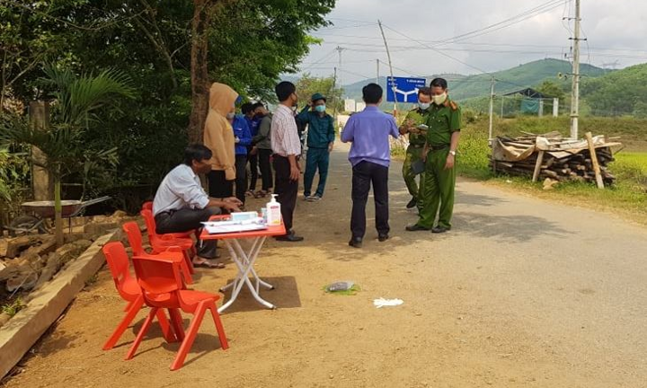 Nam thanh niên tát nữ cán bộ ở chốt kiểm soát dịch Covid-19 Quảng Nam