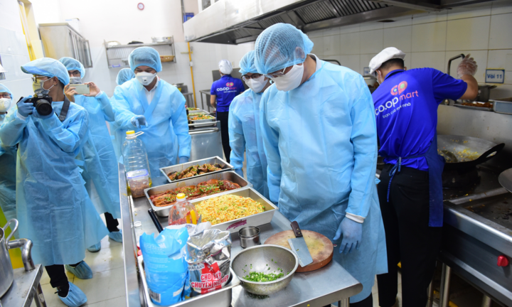 Saigon Co.op thực hiện an toàn thực phẩm các suất ăn tại khu cách ly