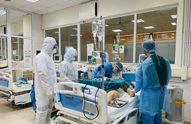 Video: Bệnh nhân 91 phi công người Anh dương tính COVID-19 trở lại