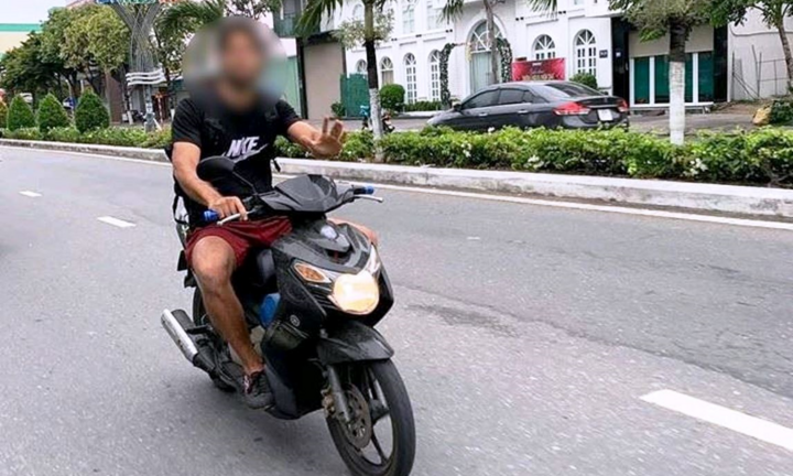 Phạt du khách nước ngoài không đeo khẩu trang, xúc phạm người nhắc nhở