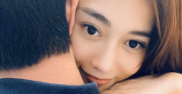 Phương Oanh 'Quỳnh búp bê' khoe ảnh khoá môi bạn trai doanh nhân
