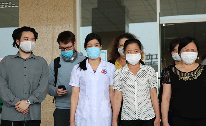 Nhiều bệnh nhân COVID-19 nặng khỏi bệnh, Việt Nam chữa khỏi 168 ca