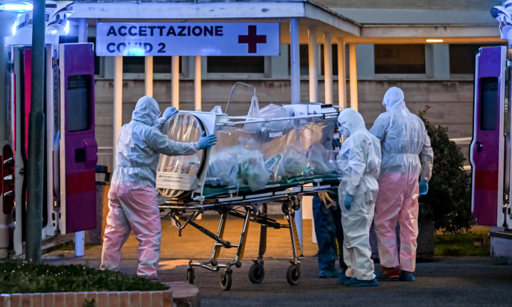 Đại dịch COVID-19 ngày 16/4: Số ca nhiễm mới tại Italy thấp kỷ lục