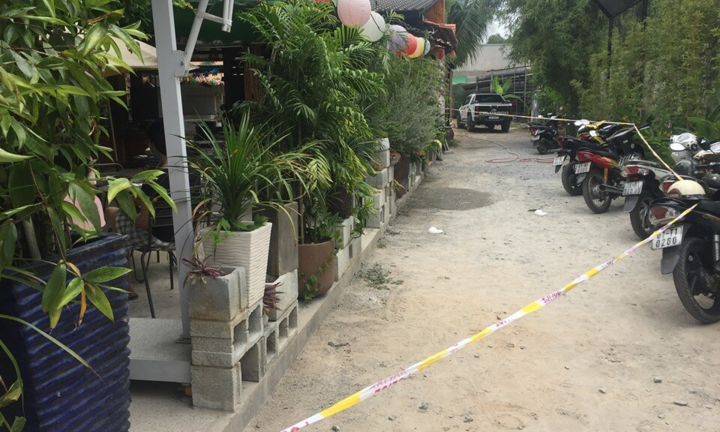 Truy tìm thanh niên cầm súng bắn người trong quán cà phê rồi bỏ trốn