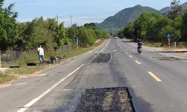 Đường tránh quốc lộ 55 mới bàn giao đã xuống cấp, Bình Thuận lập đoàn thanh tra