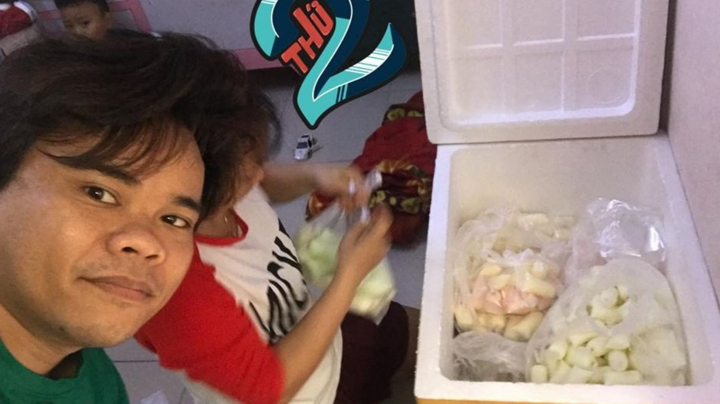 Diễn viên Lê Khâm: 'Tôi bán sữa chua, nhiều lần khóc khi bị bom hàng'