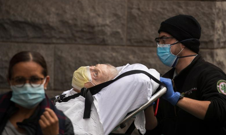 Đại dịch COVID-19 ngày 21/4: Trump ước tính 50.000-60.000 người Mỹ thiệt mạng