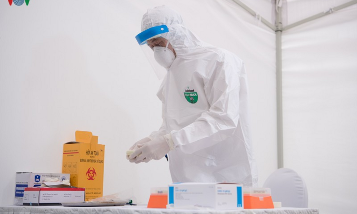 Chuyên gia cảnh báo không tự ý dùng vaccine lao để phòng COVID-19