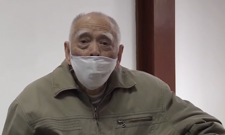 Bệnh nhân mắc COVID-19: 'Cảm ơn bác sĩ mạo hiểm mạng sống để cứu tôi'