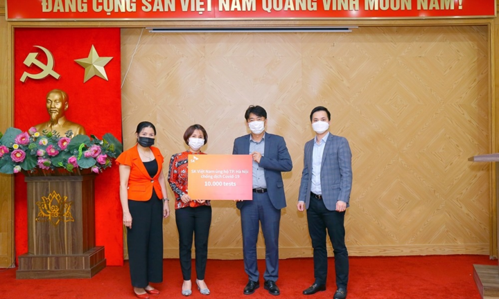 SK Việt Nam viện trợ thiết bị chẩn đoán virus SARS–CoV2 cho Hà Nội 