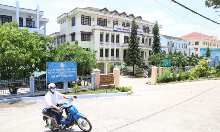 Ưu ái con trai, Giám đốc Sở Y tế Đắk Nông bị yêu cầu kiểm điểm