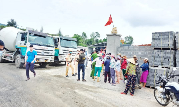 Bị dân chặn xe vào nhà máy, công ty ở Đà Nẵng đâm đơn kiện