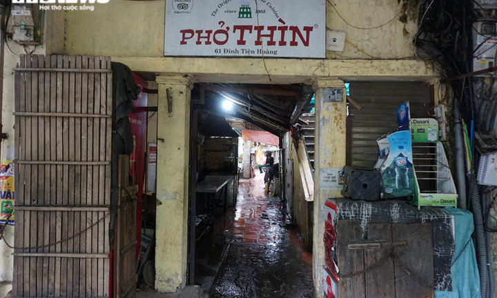 Hết cách ly, chủ quán phở dậy từ 2h sáng vẫn không kịp mở hàng