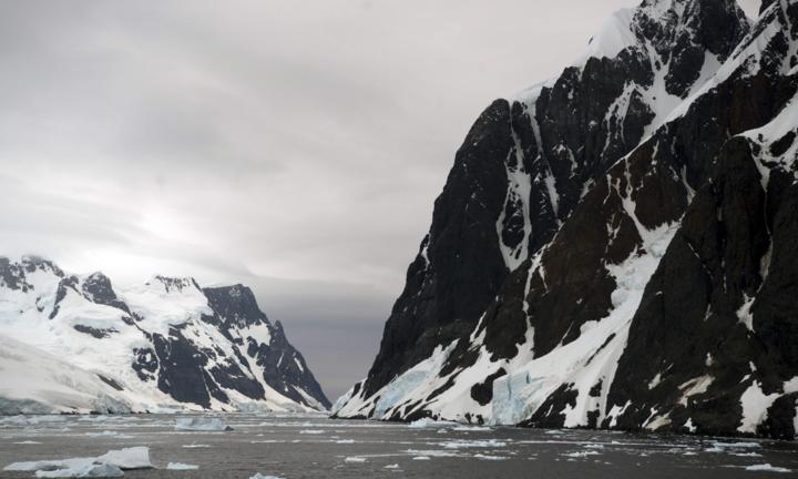 Phát hiện chưa từng có bên trong lõi băng Nam Cực