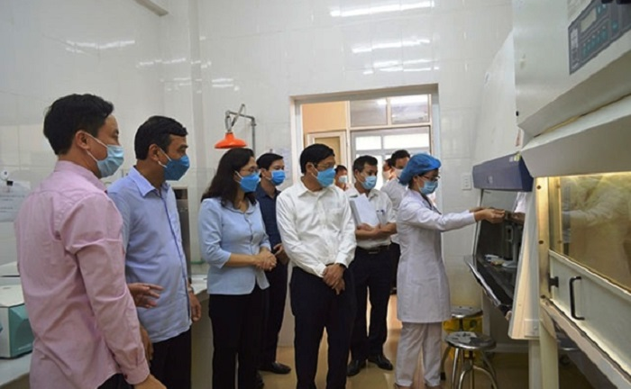 Sở Y tế Thái Bình đàm phán giảm giá máy xét nghiệm COVID-19 thế nào?