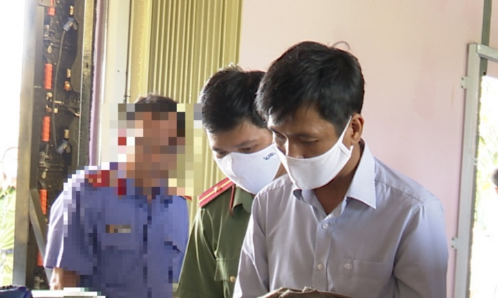 Bắt giám đốc doanh nghiệp làm giả công văn để lừa đảo