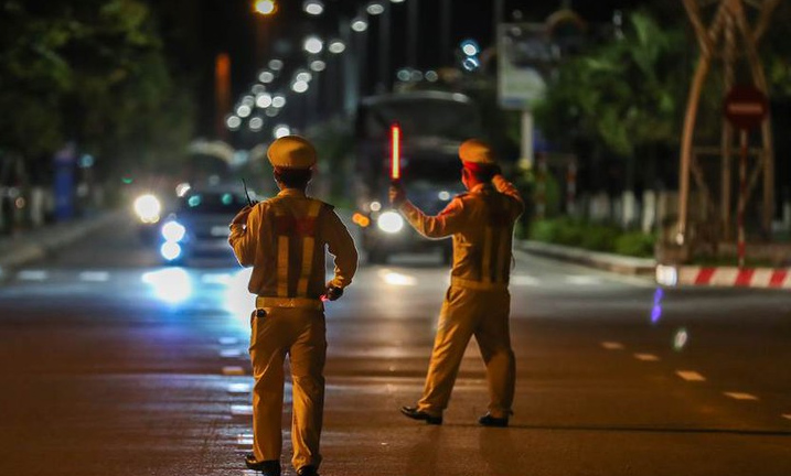 Ảnh: Công an trắng đêm truy quét 'quái xế' tại Đà Nẵng