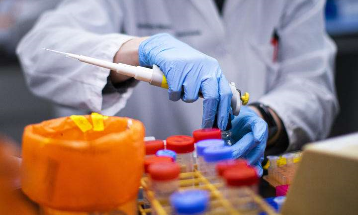 Anh hợp tác với Việt Nam thử nghiệm thuốc chống sốt rét điều trị COVID-19